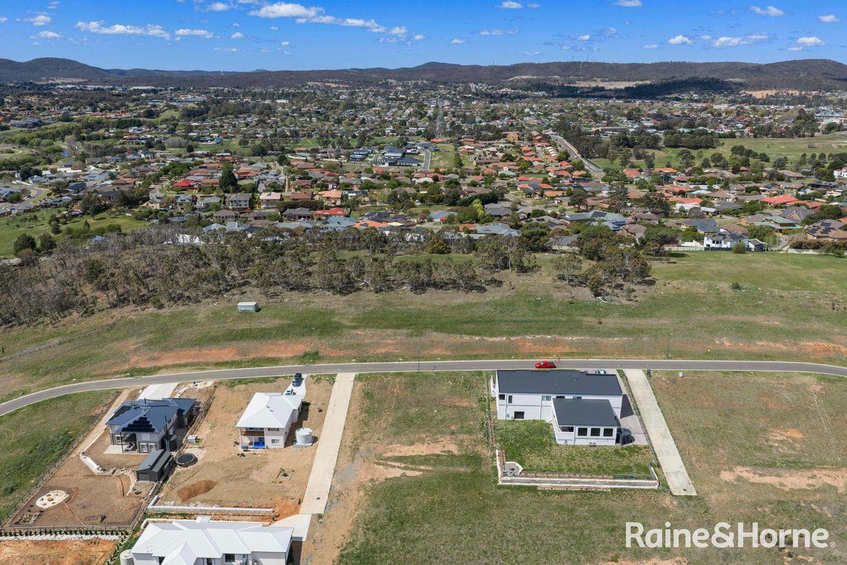 13 Snowgums Drive — photo 9 of 10