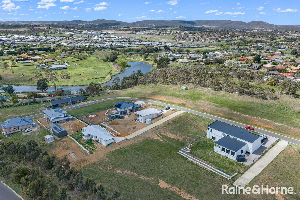 13 Snowgums Drive — photo 10 of 10