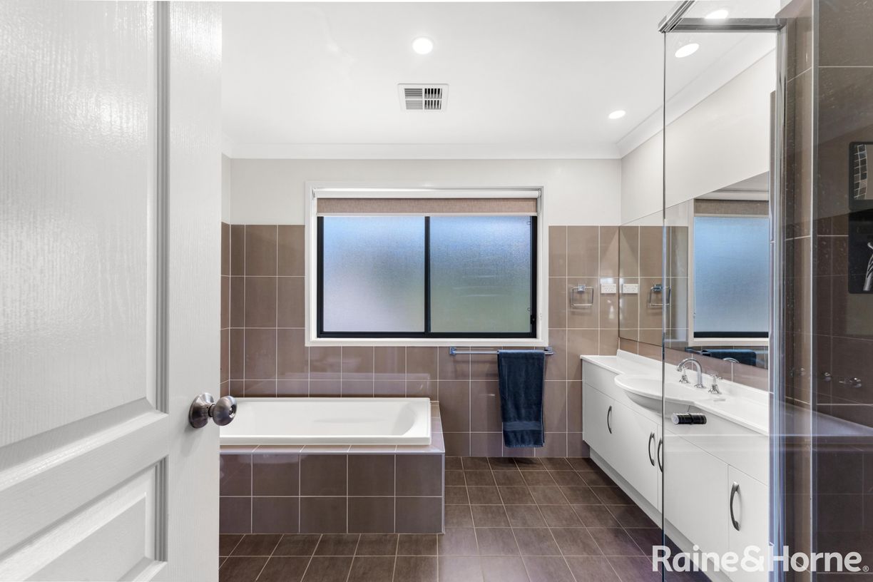 21 Sanctuary Drive — photo 13 of 30
