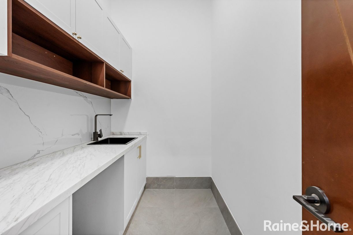 21B Indian Avenue — photo 13 of 17