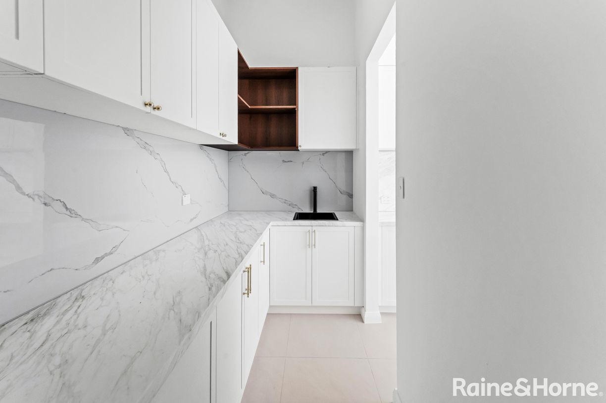 21B Indian Avenue — photo 8 of 17