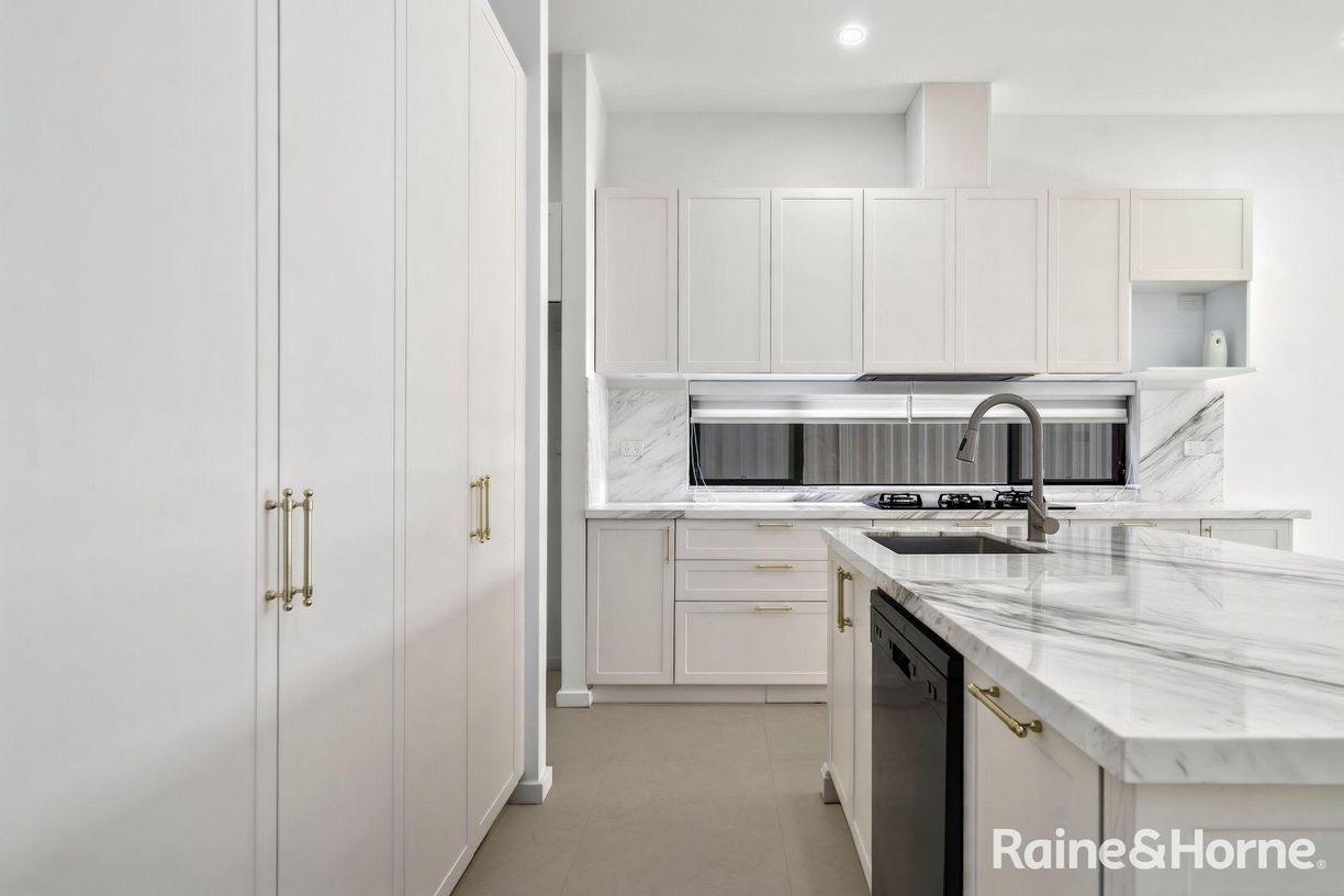 18B Indian Avenue — photo 6 of 11