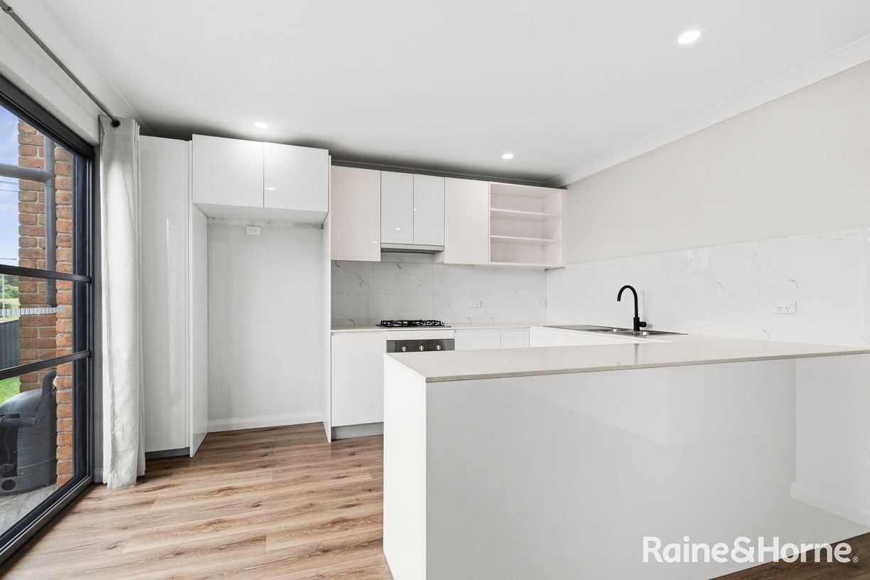 6/1 Brewer Street — photo 4 of 10