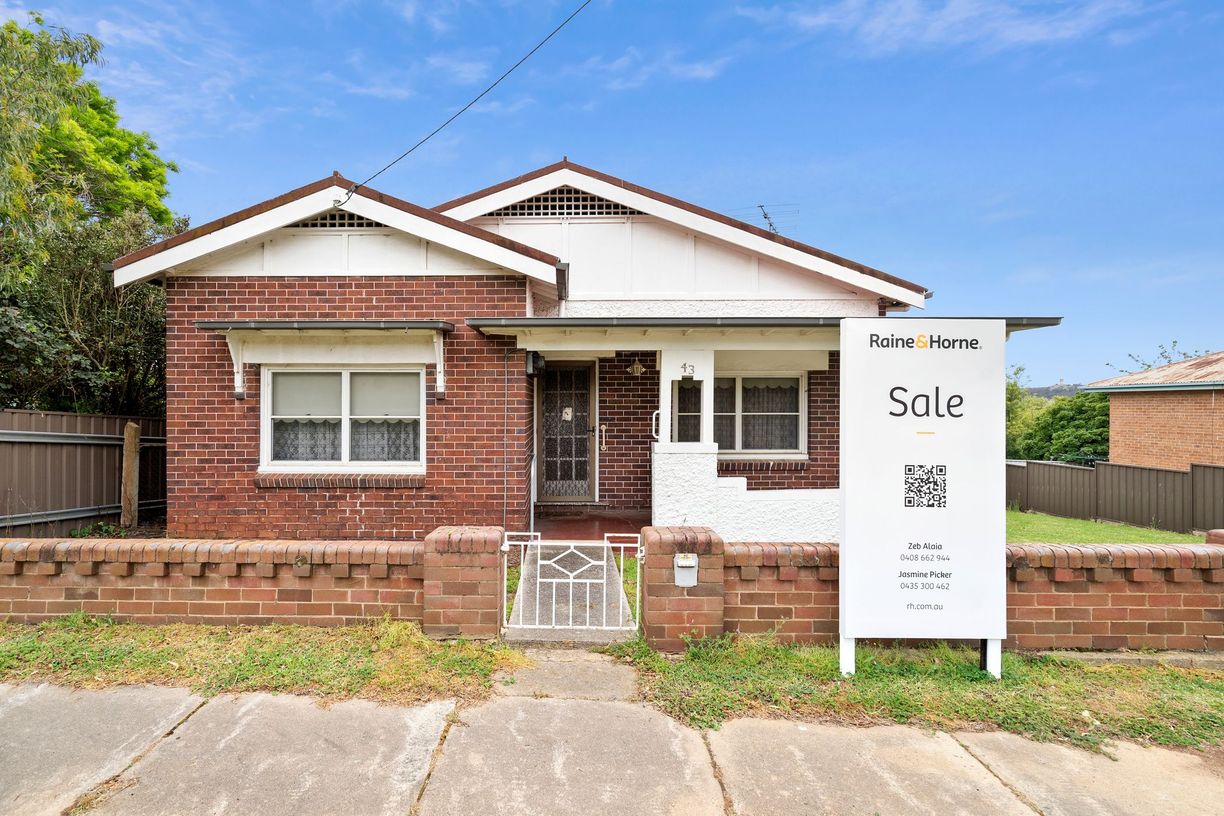 43 Mundy Street — photo from Raine & Horne