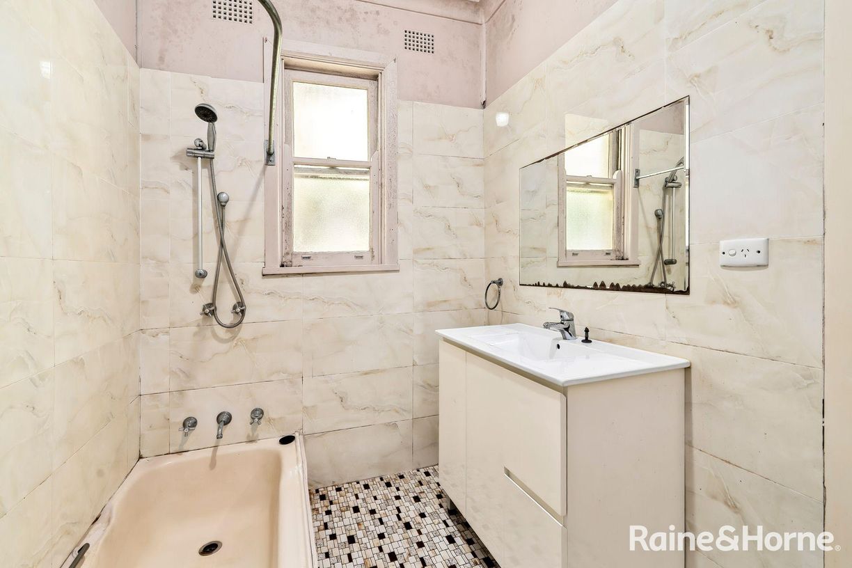 38 Rhoda Street — photo 9 of 19