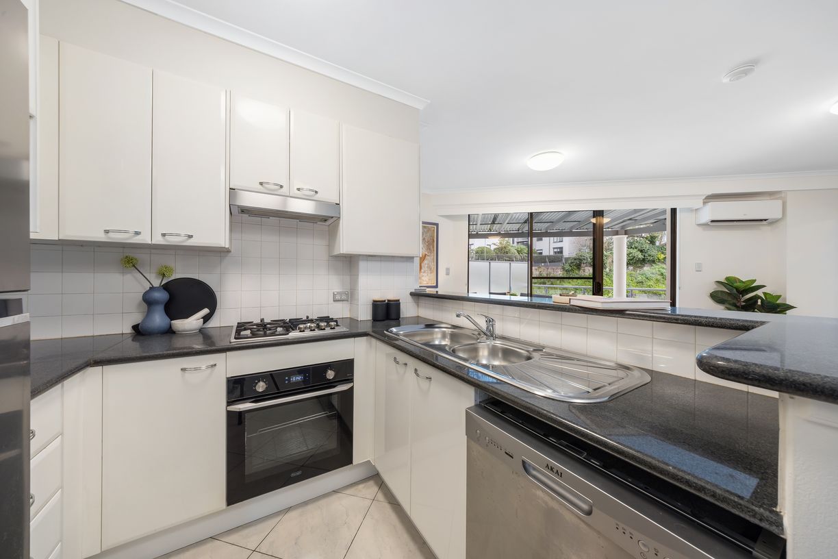 259/102 Miller Street — photo 3 of 11