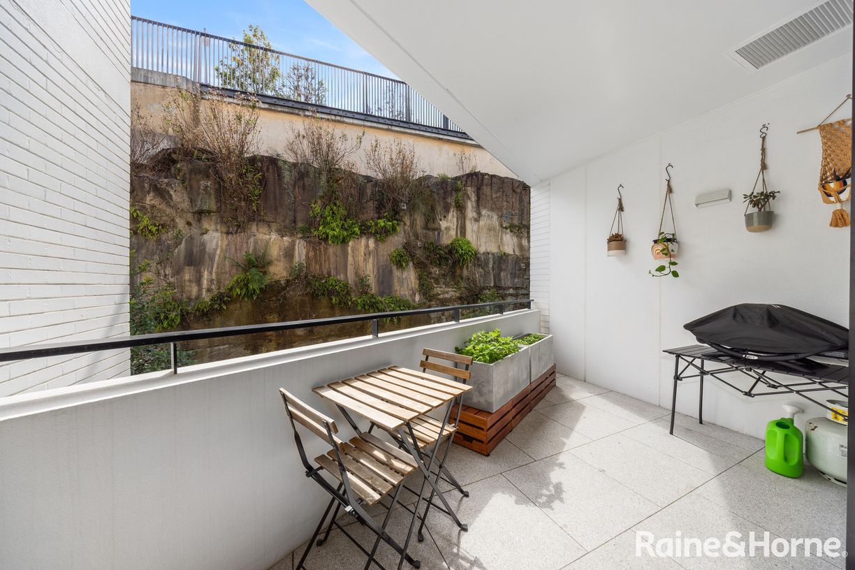 212/6 Maxwell Road — photo 3 of 8