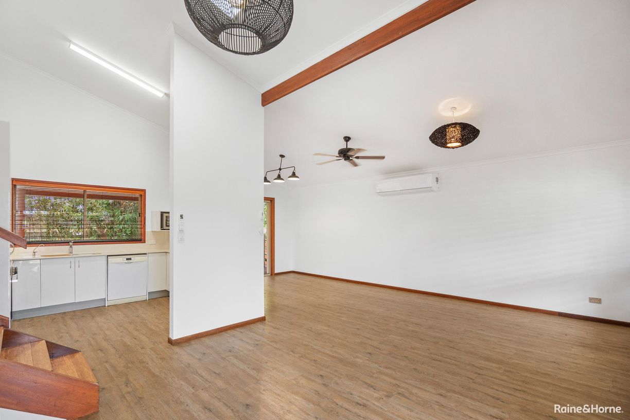 114 Elizabeth Street — photo 3 of 20