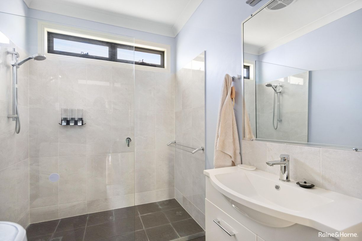 48 Hillyard Street — photo 10 of 18
