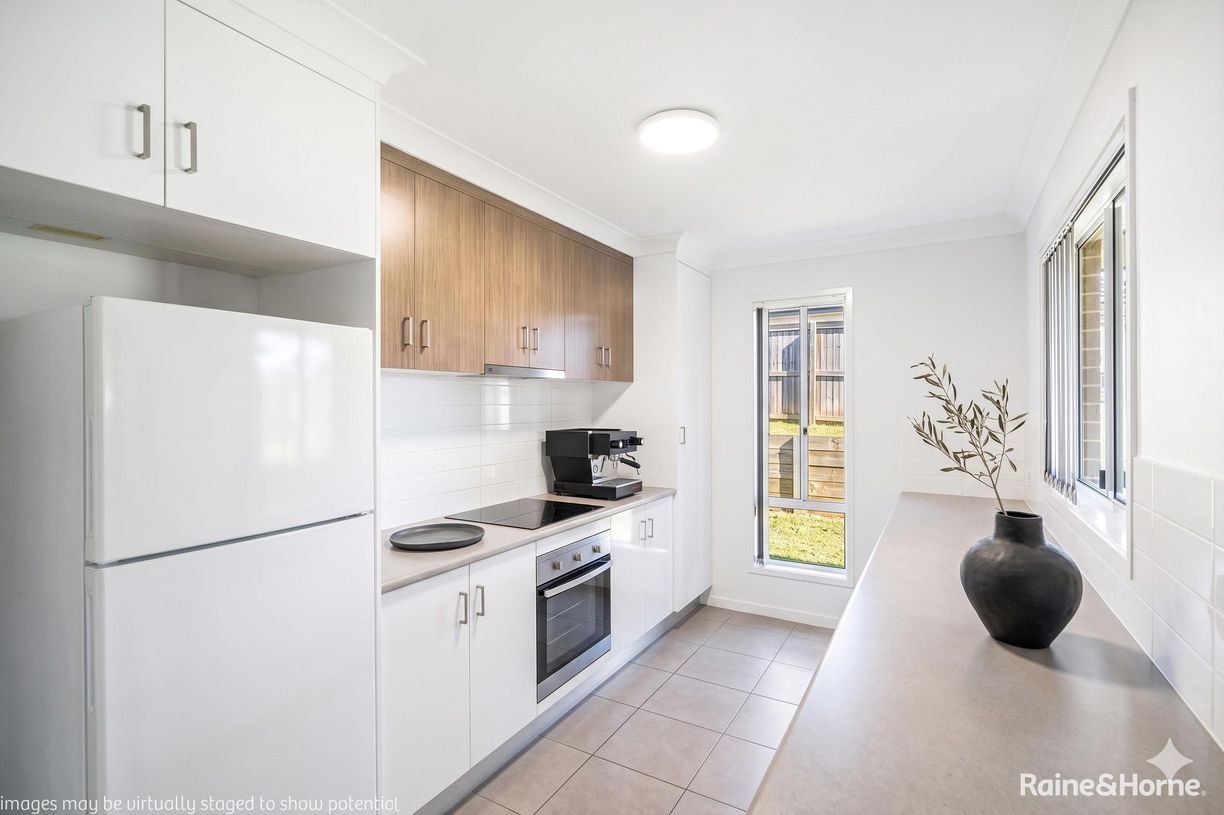 72 Bay Park Road — photo 4 of 12