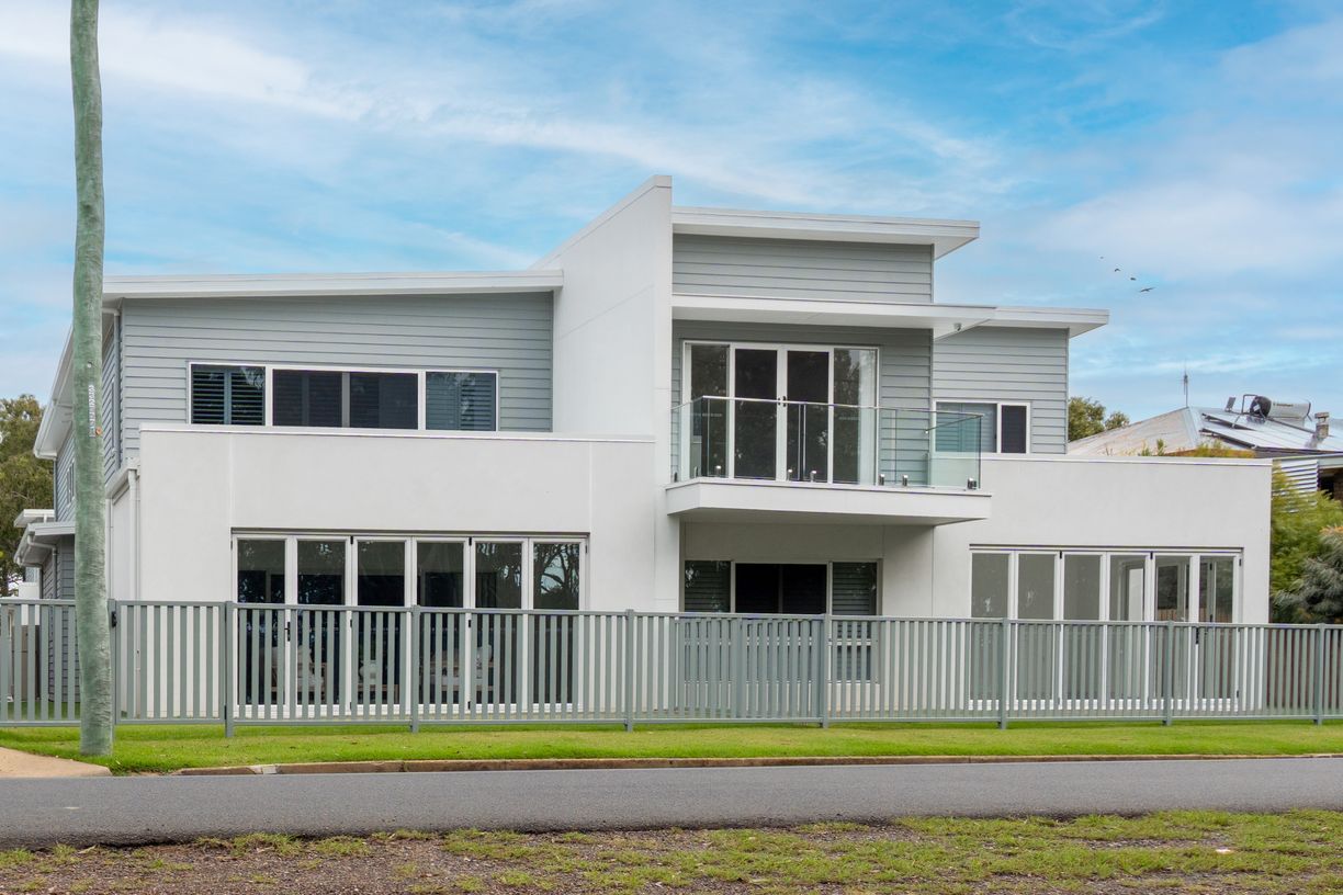 Villa 2/39 Esplanade — photo from Raine & Horne Hervey Bay