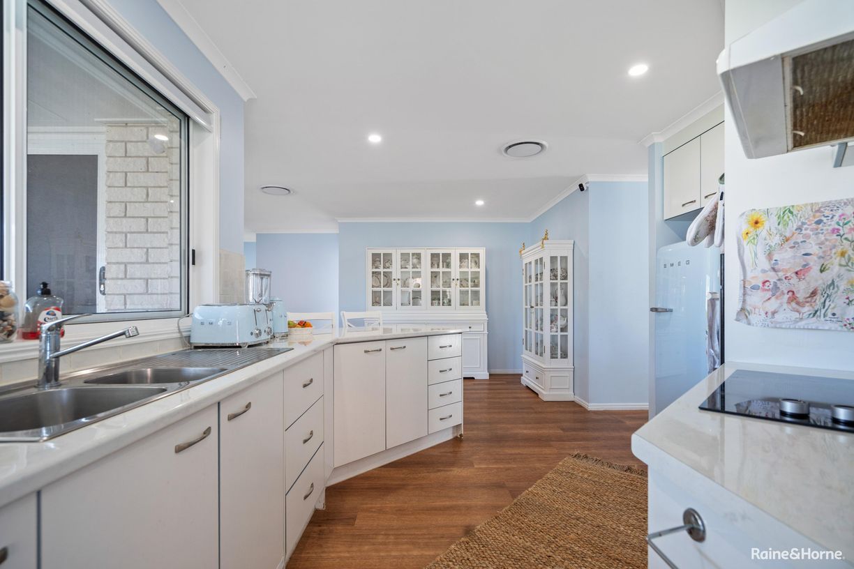 20 Royal Drive — photo 6 of 27
