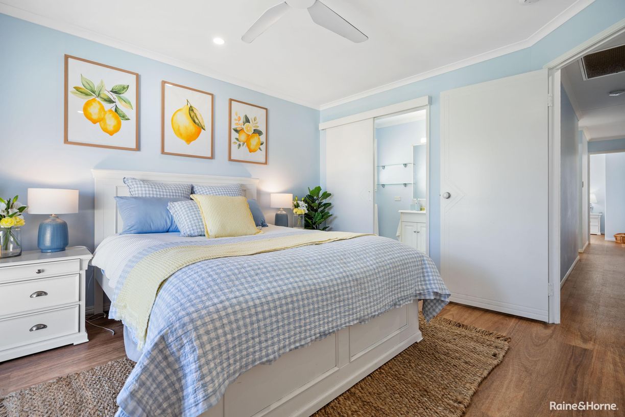 20 Royal Drive — photo 14 of 27