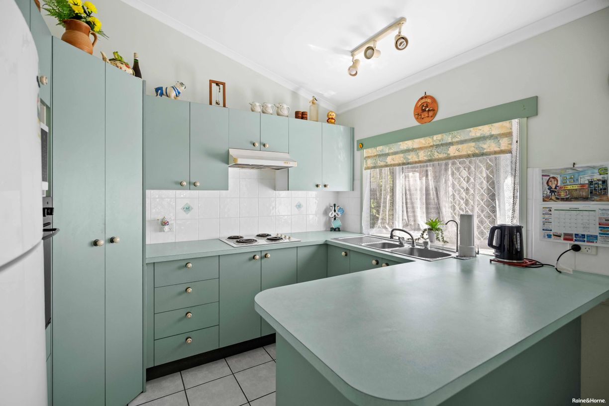 11 Jennylee Close — photo 6 of 17