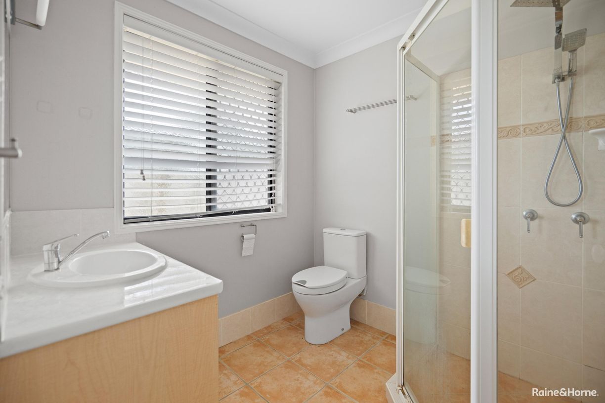 139 Robert Street — photo 11 of 16