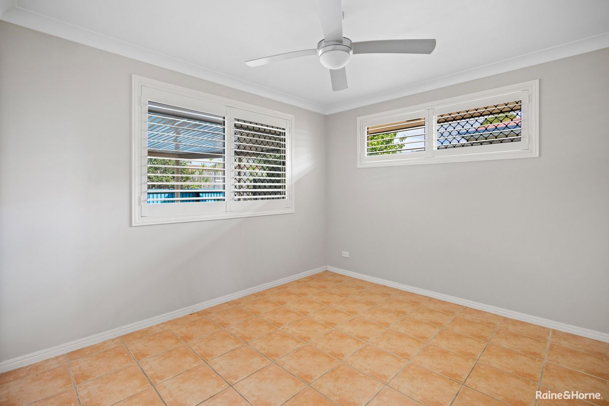 139 Robert Street — photo 8 of 16