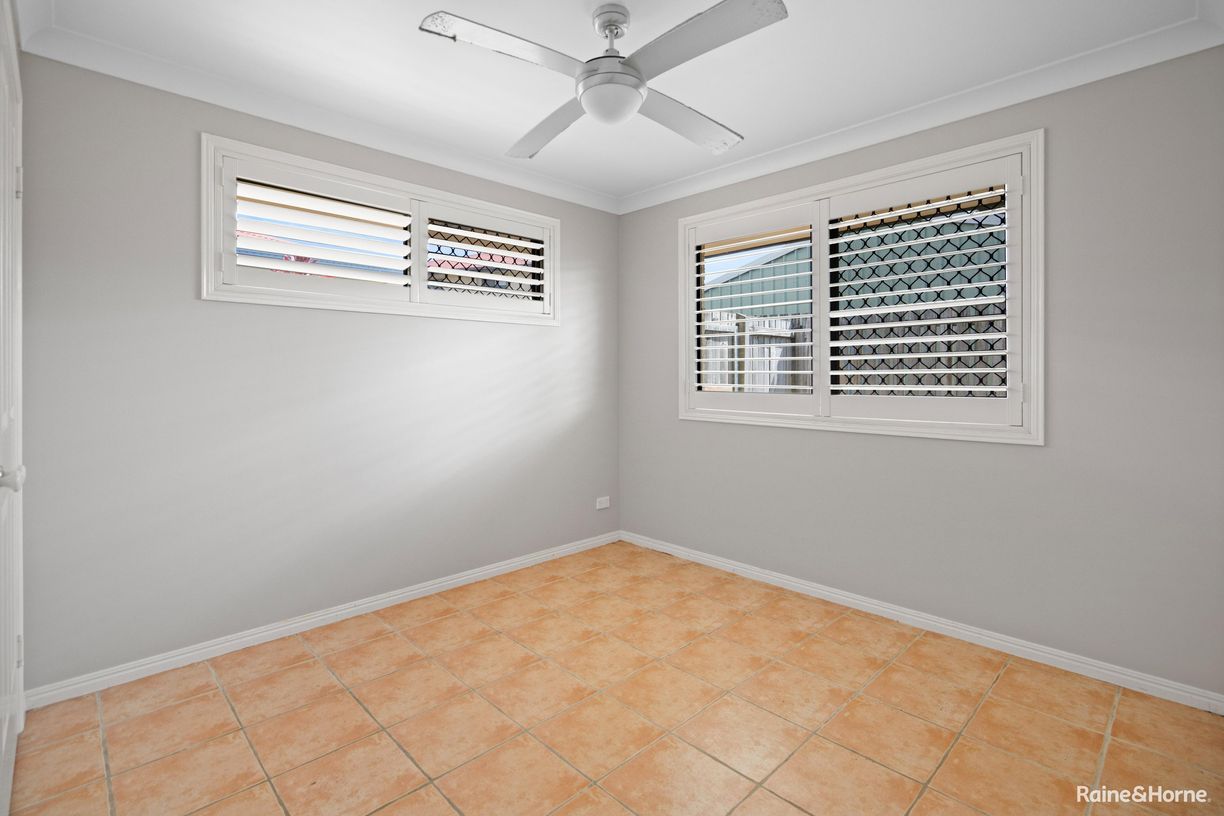 139 Robert Street — photo 9 of 16