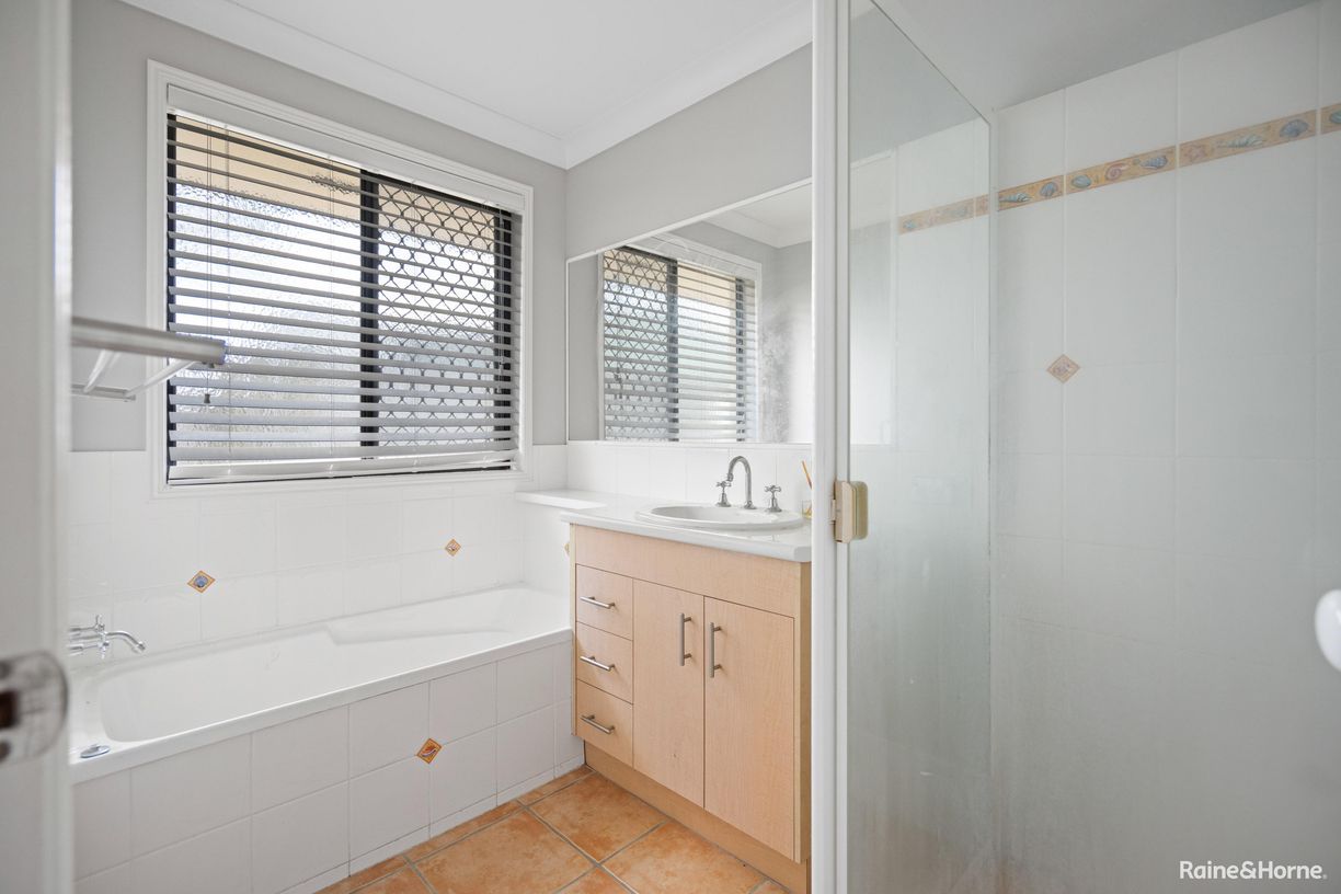 139 Robert Street — photo 10 of 16