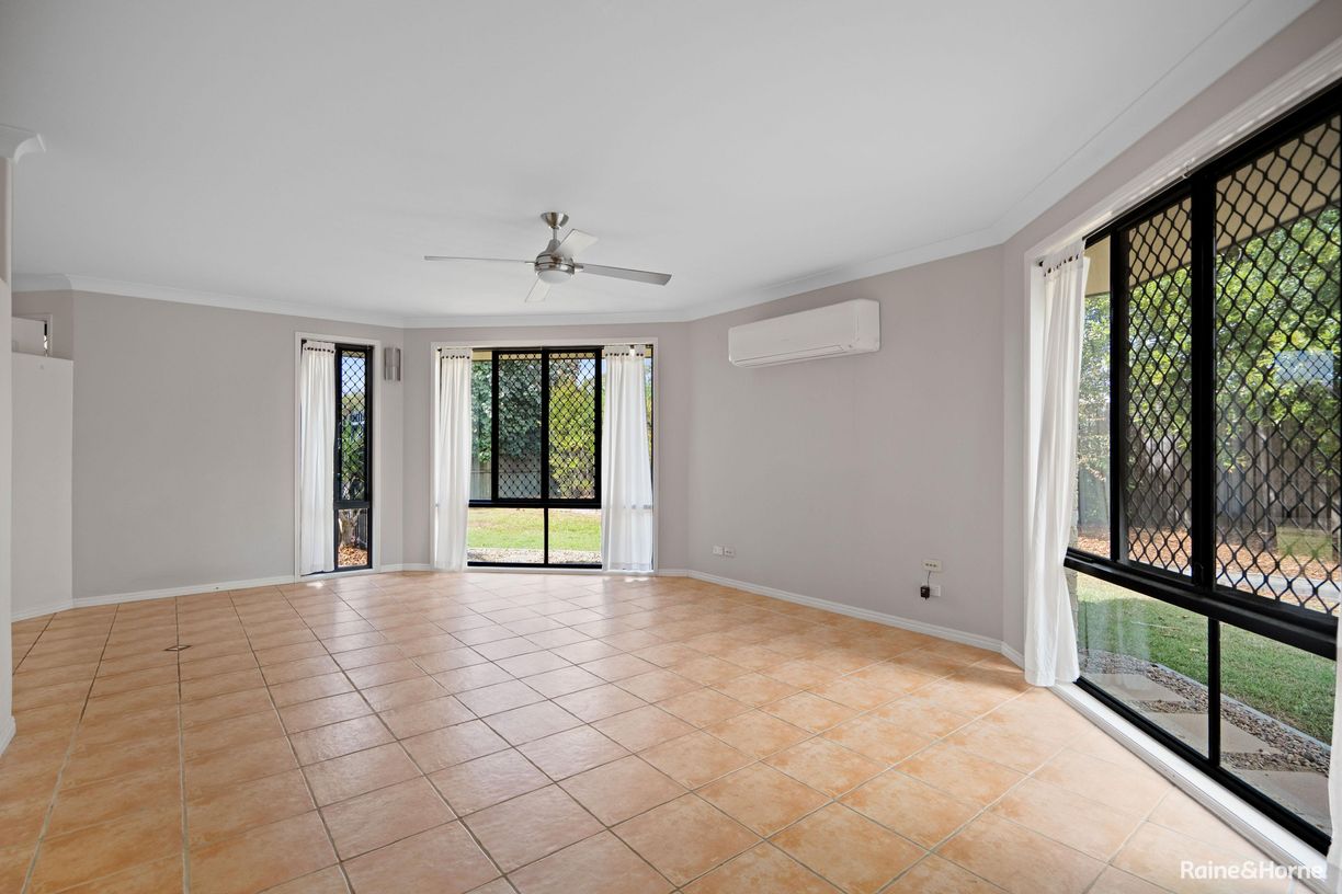 139 Robert Street — photo 3 of 16