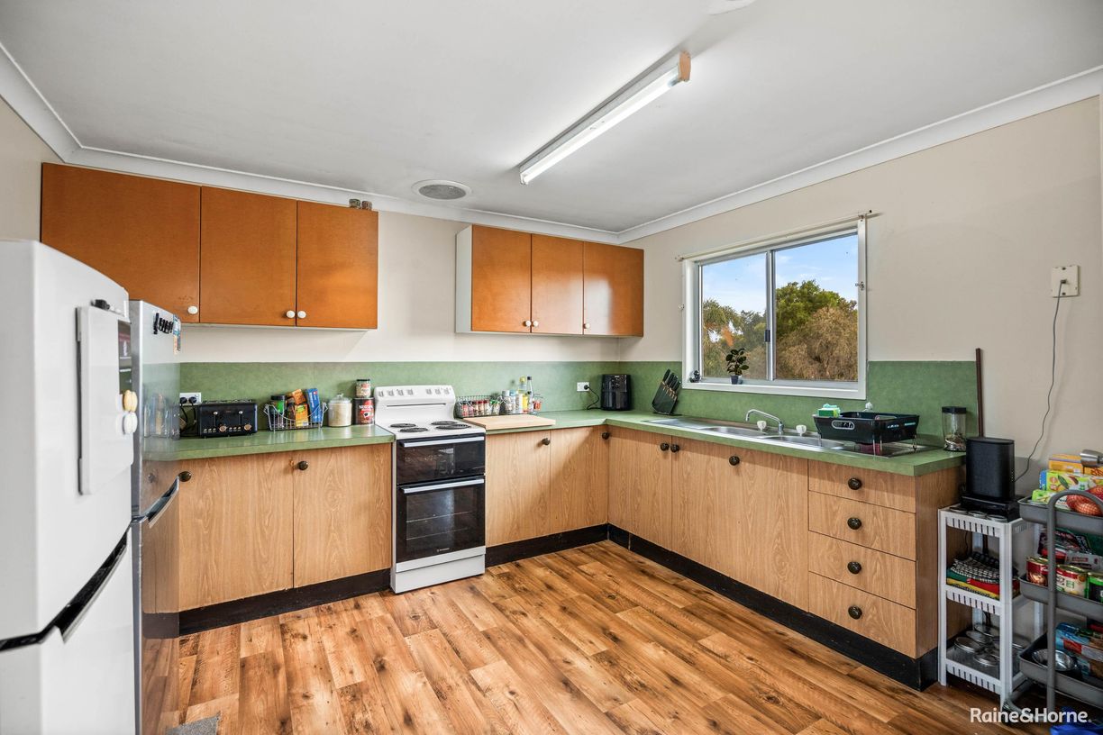 82 Bideford Street — photo 4 of 20