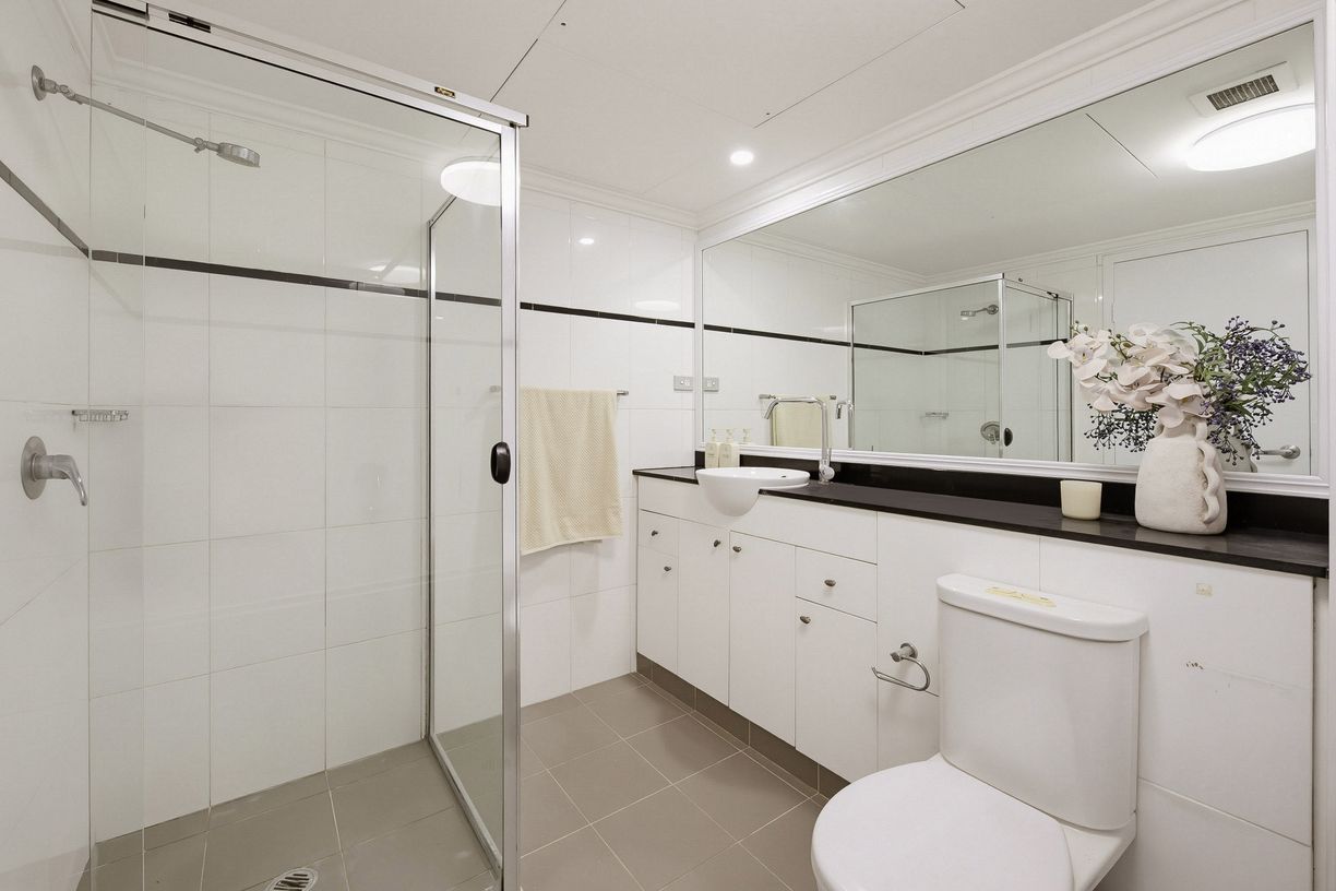 180/806 Bourke Street — photo 9 of 15