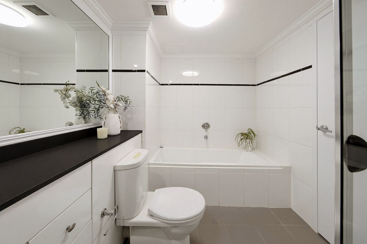 180/806 Bourke Street — photo 8 of 15