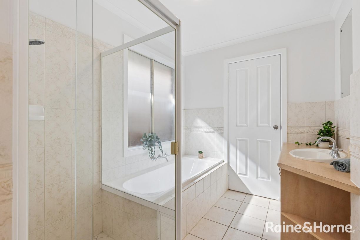 4/1 Abbaron Court — photo 10 of 11