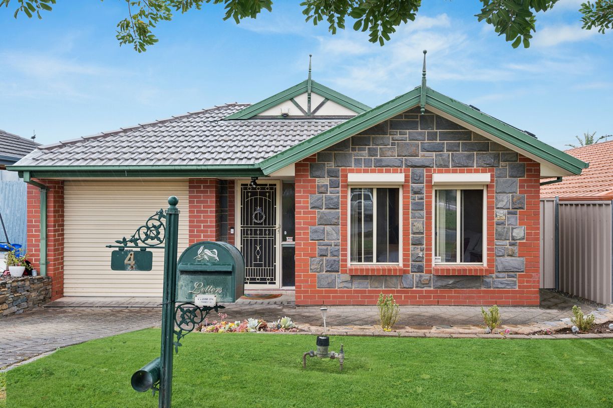 4 Miners Court — photo from Raine & Horne Morphett Vale RLA 144653