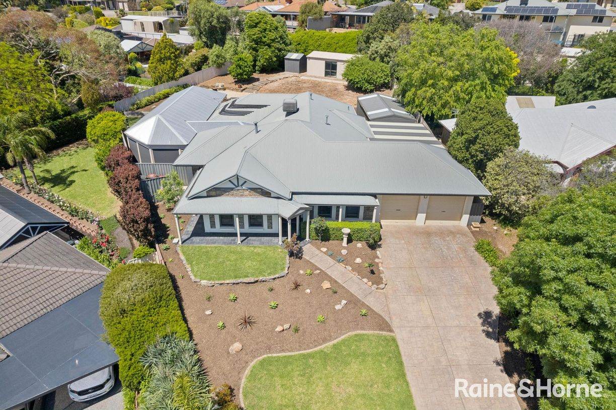 14 Jutland Parade — photo from Raine & Horne Morphett Vale RLA 144653