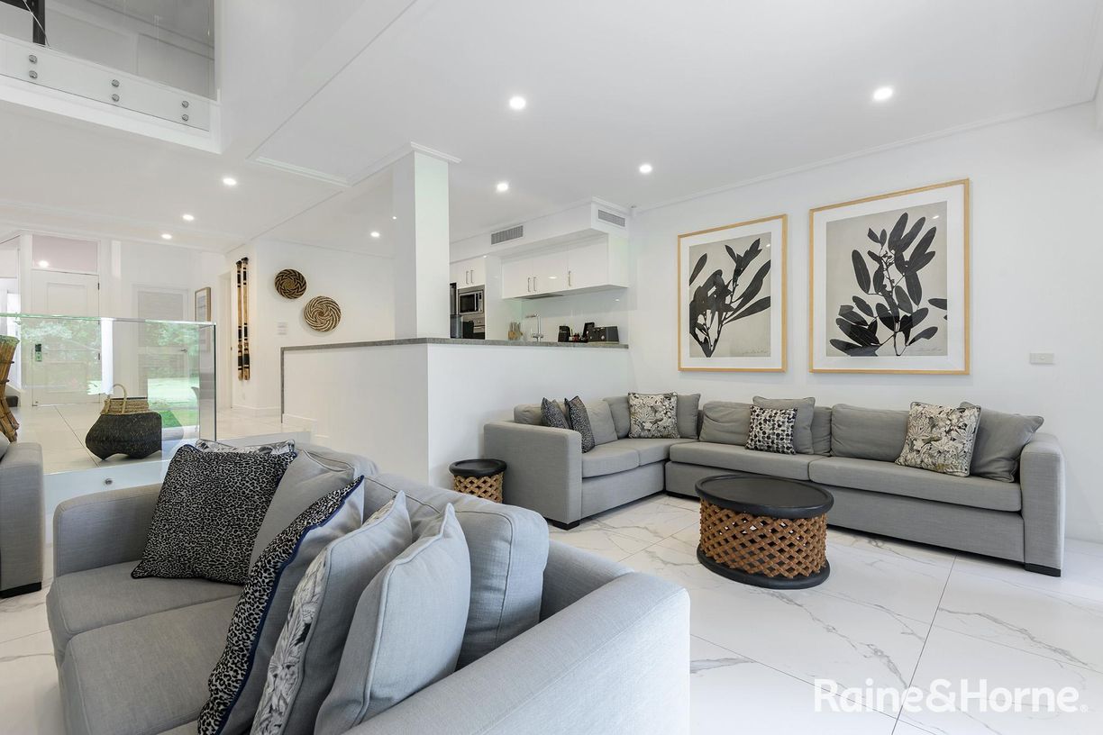 11/8-28 Pandanus Way (Mirage Villa 422) — photo 7 of 18