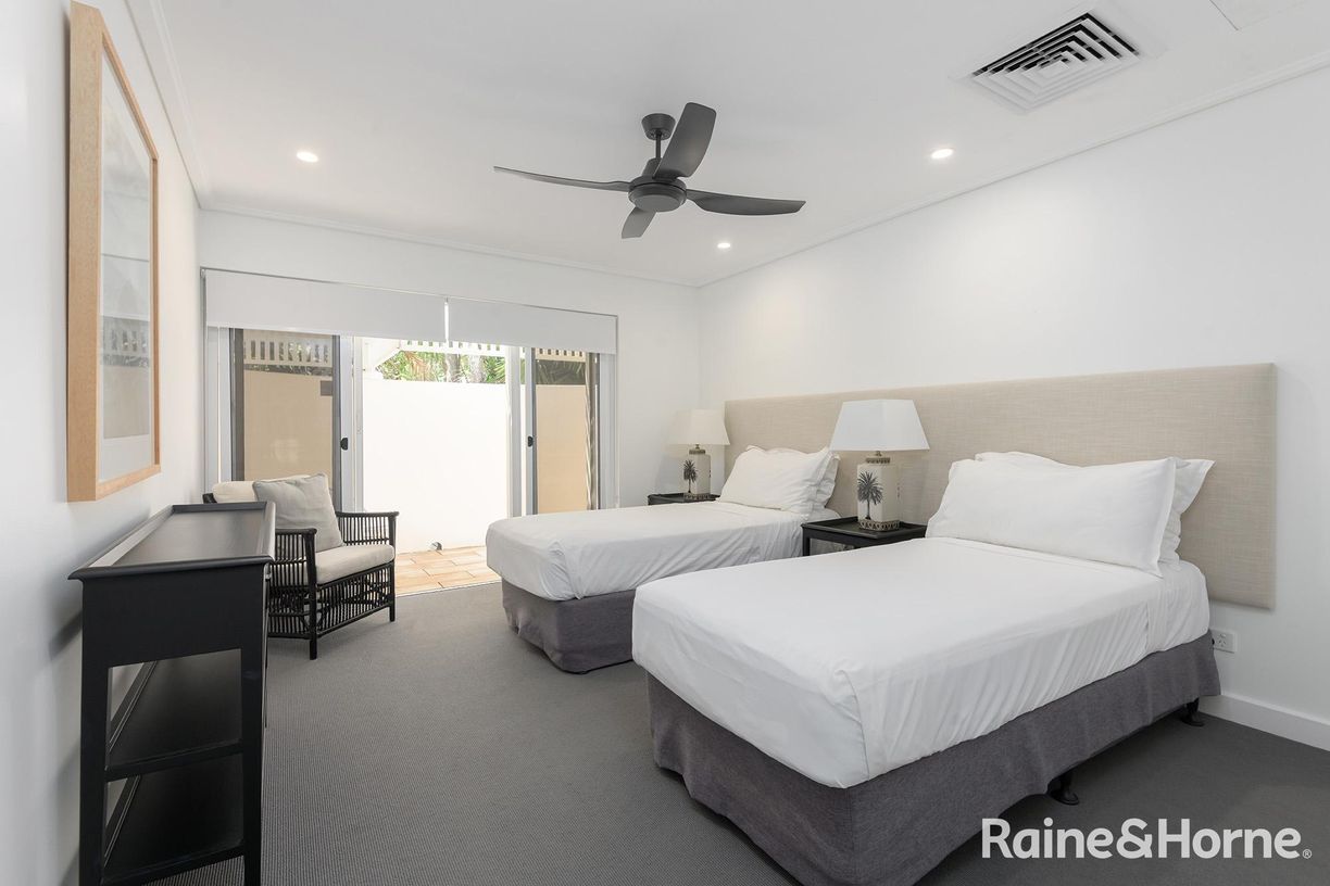 11/8-28 Pandanus Way (Mirage Villa 422) — photo 12 of 18