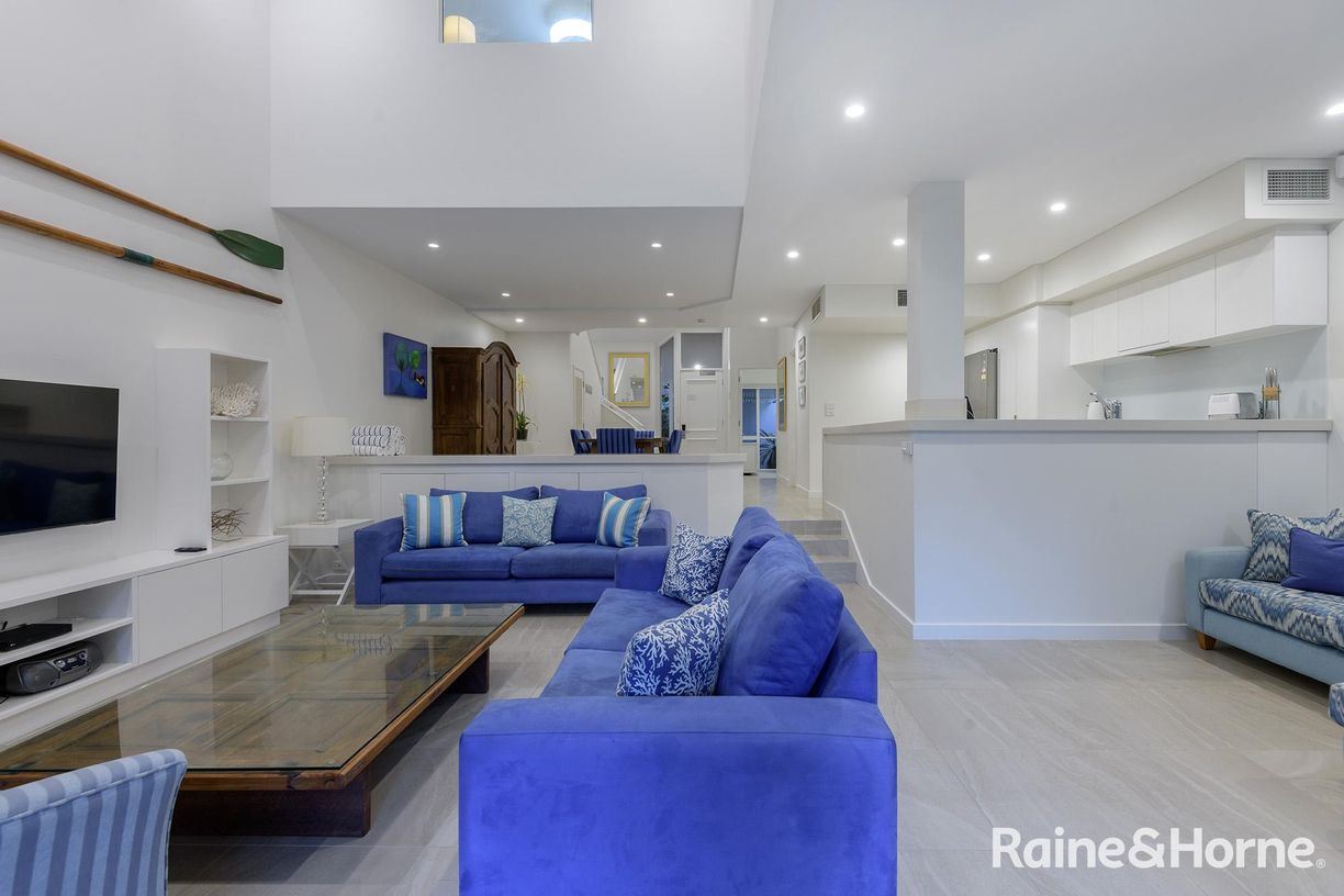 11/21-41 Bougainvillea Way (Villa133 Mirage) — photo 13 of 30
