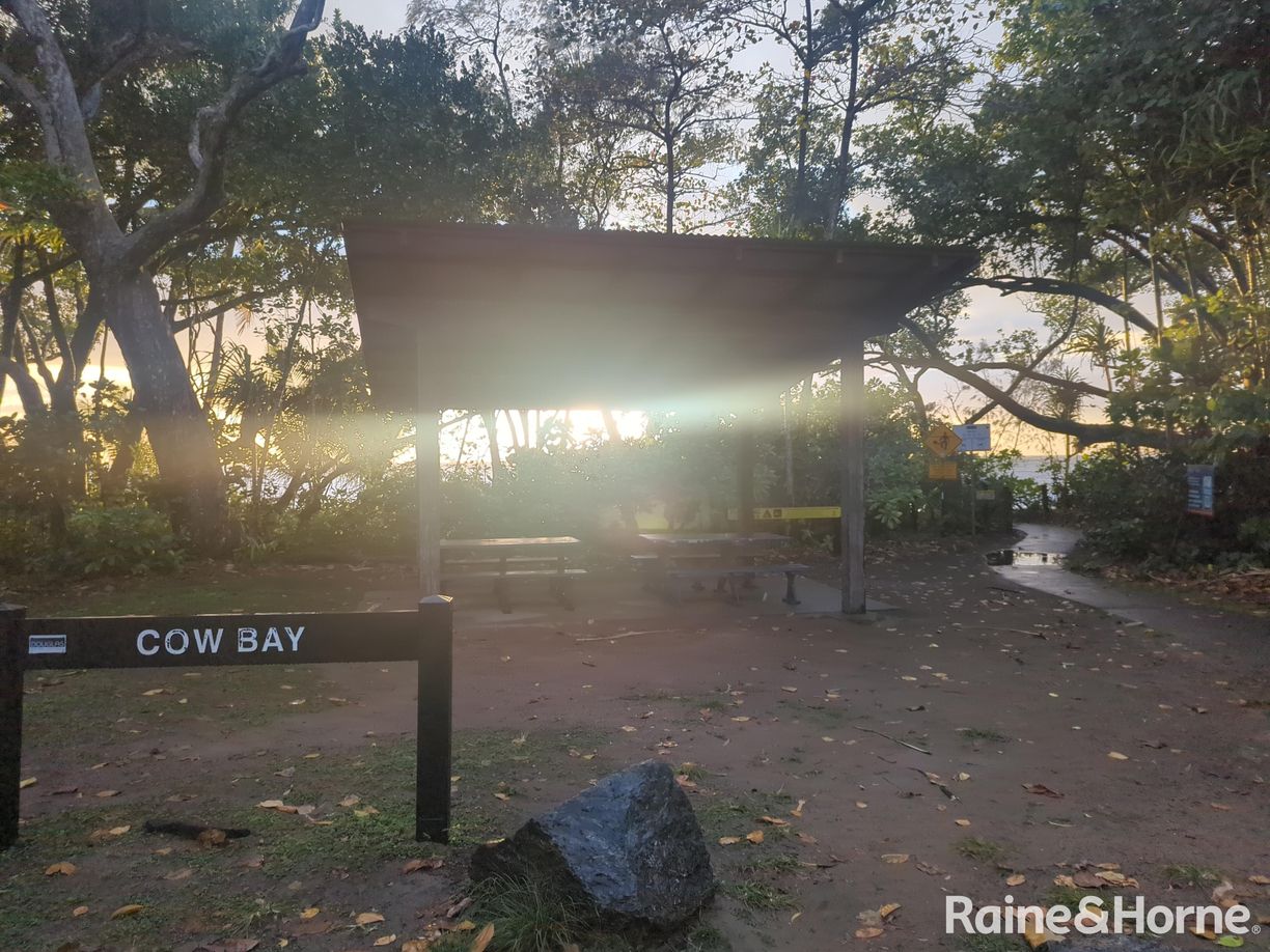 7 Fig Tree Road — photo from Raine & Horne Port Douglas | Mossman