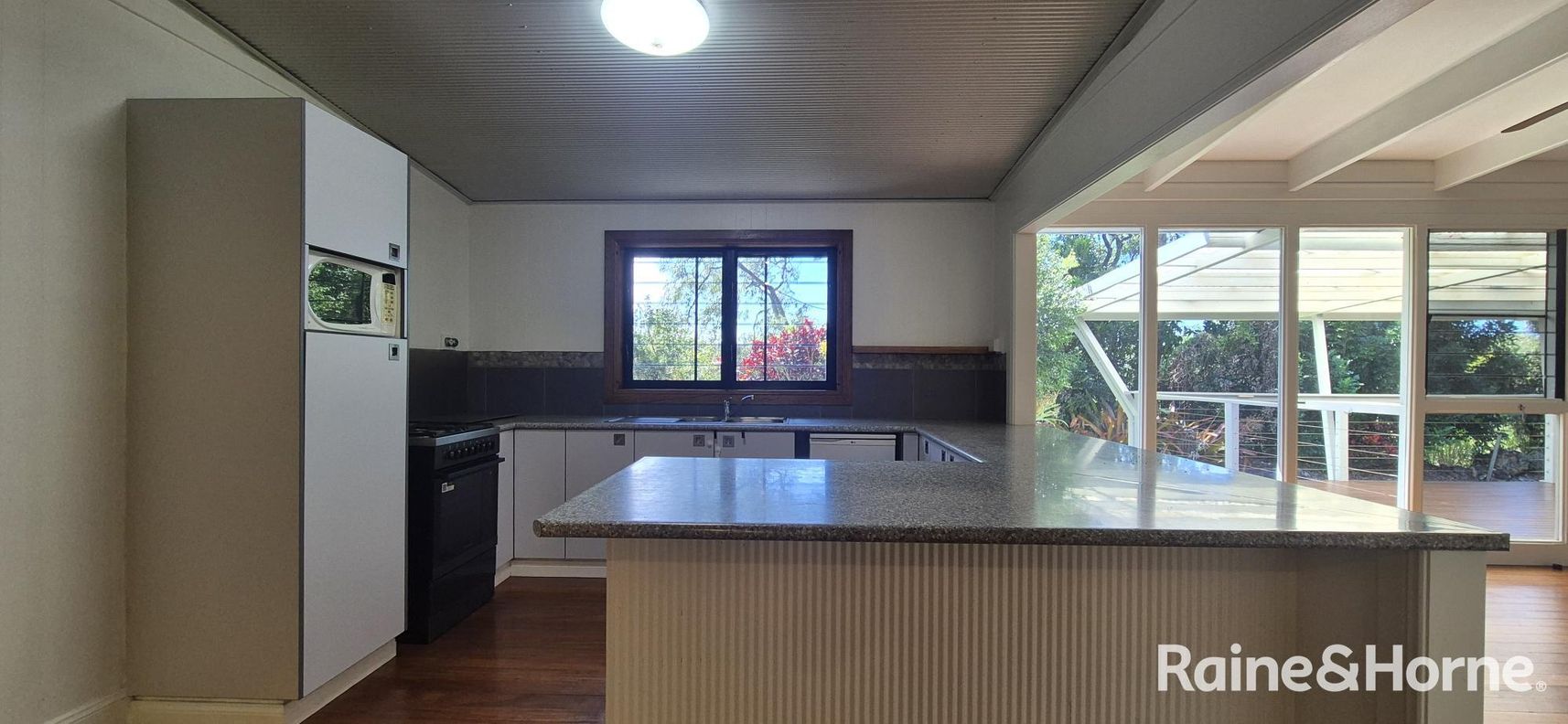 2069 Mossman-Daintree Road — photo 6 of 26