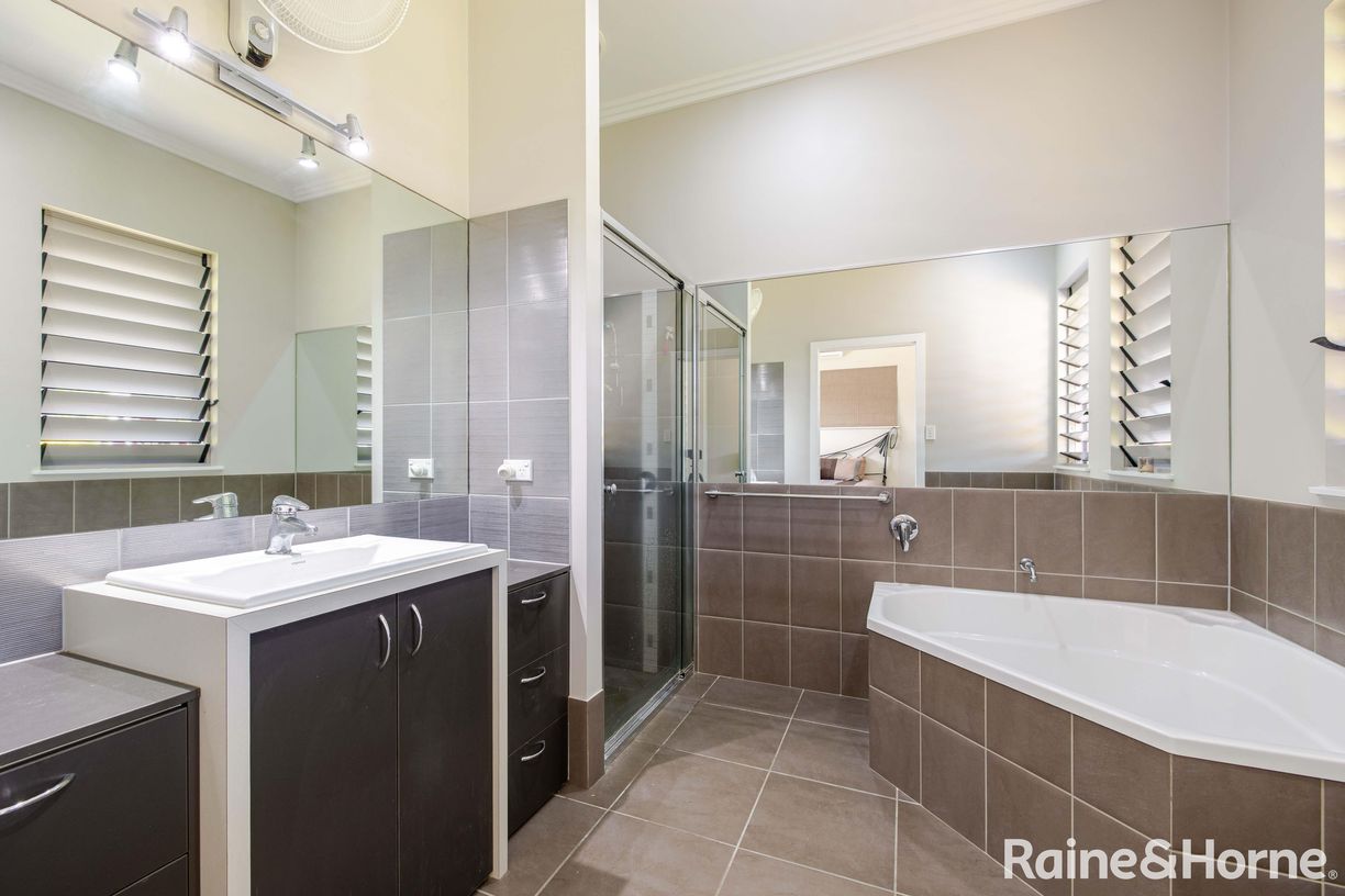 14 Ives Ave — photo 17 of 28