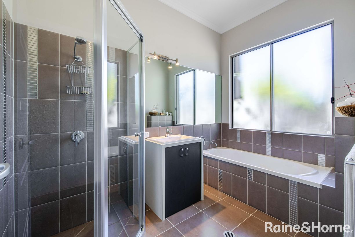 14 Ives Ave — photo 21 of 28