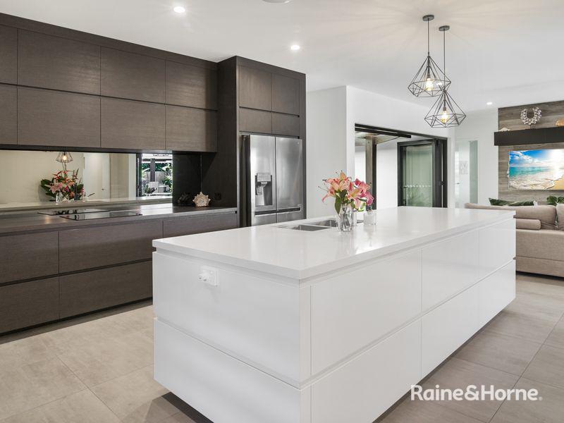 36 Sorrento Crescent — photo 9 of 30