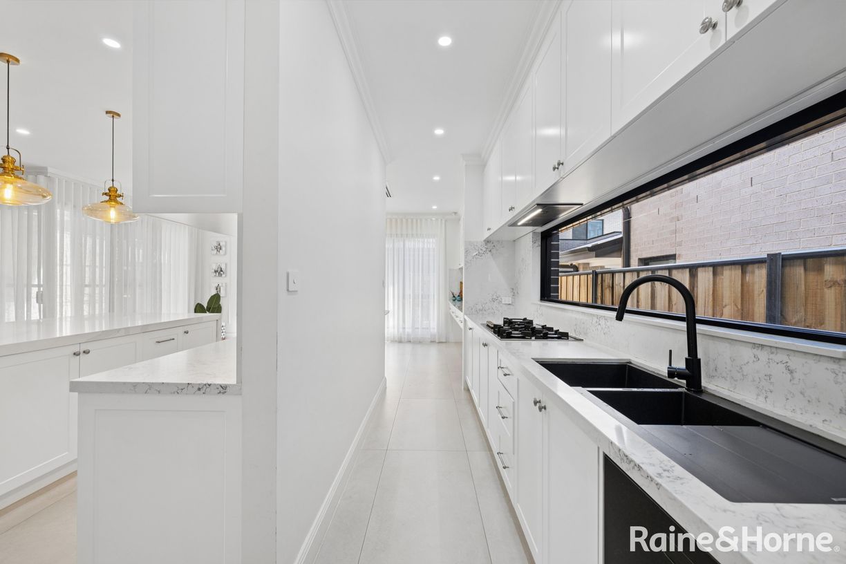 13 Parkside Avenue (Rouse Hill Heights) — photo 11 of 24