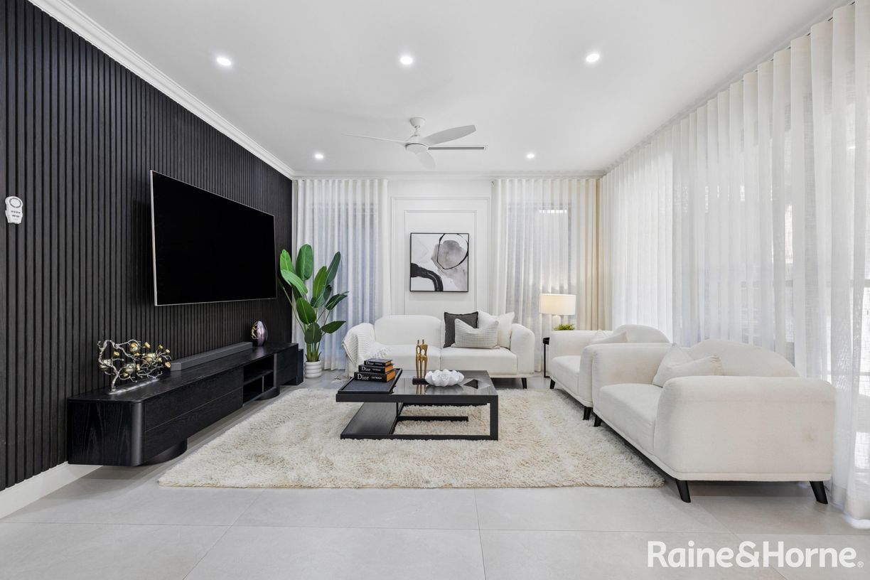 13 Parkside Avenue (Rouse Hill Heights) — photo 2 of 24