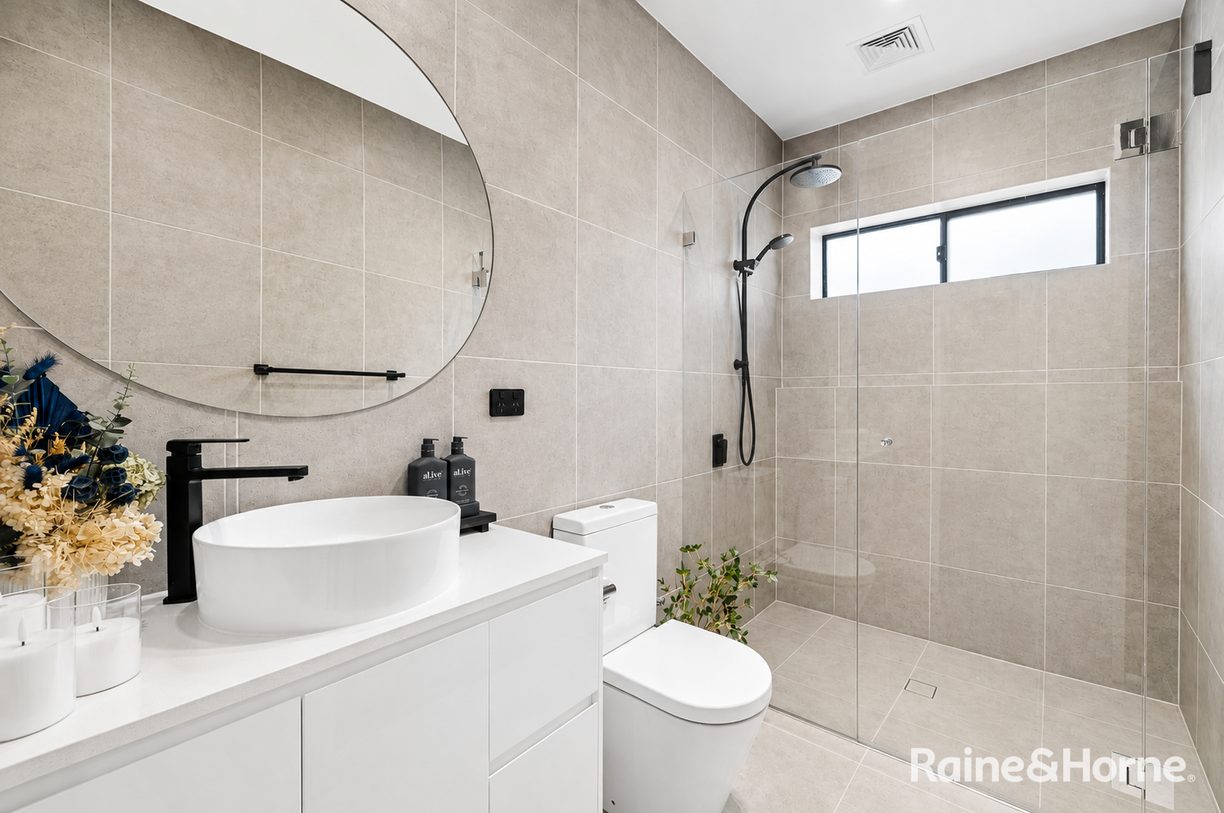 23 Camargue Street — photo 11 of 22