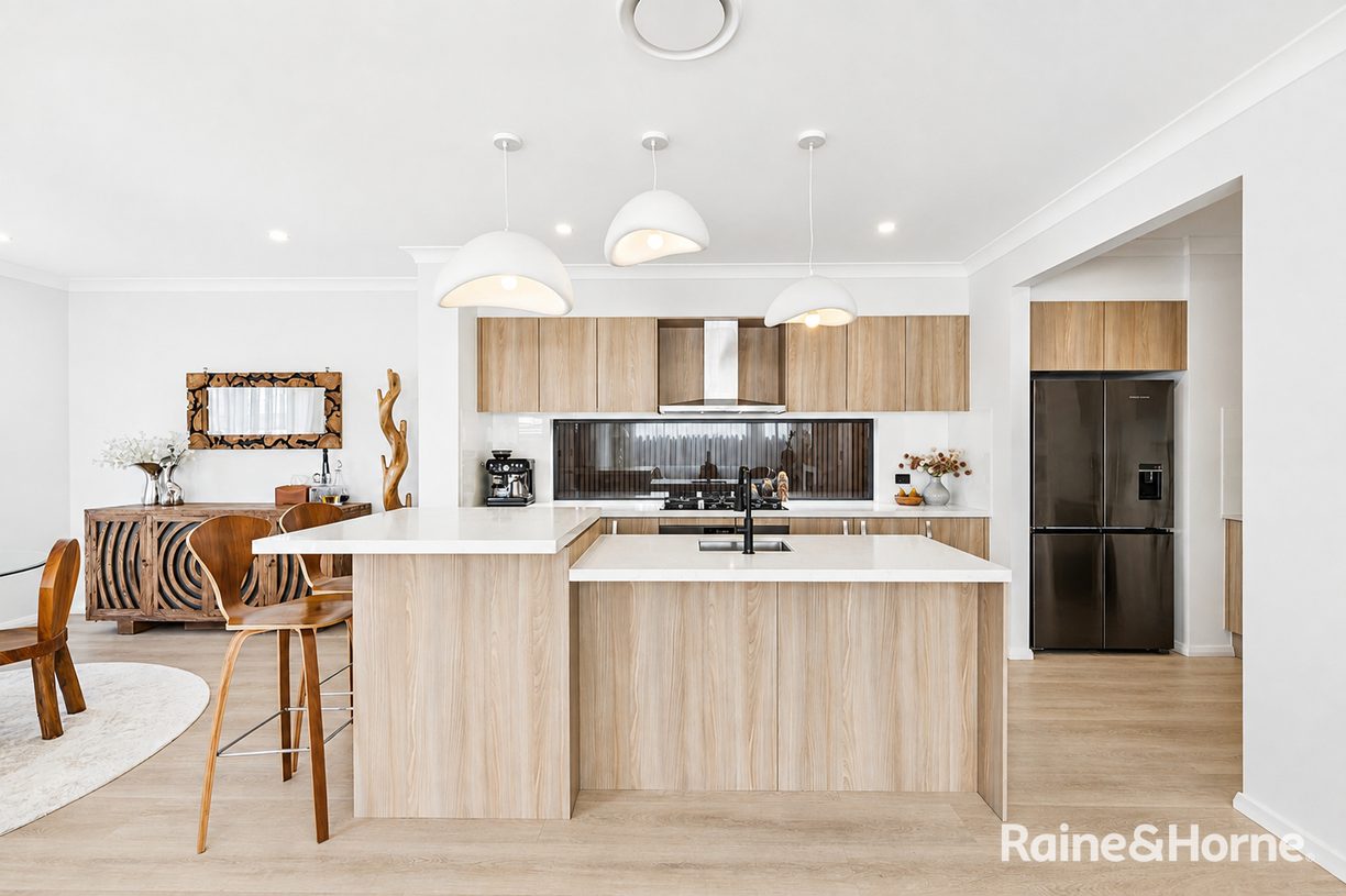23 Camargue Street — photo 4 of 22