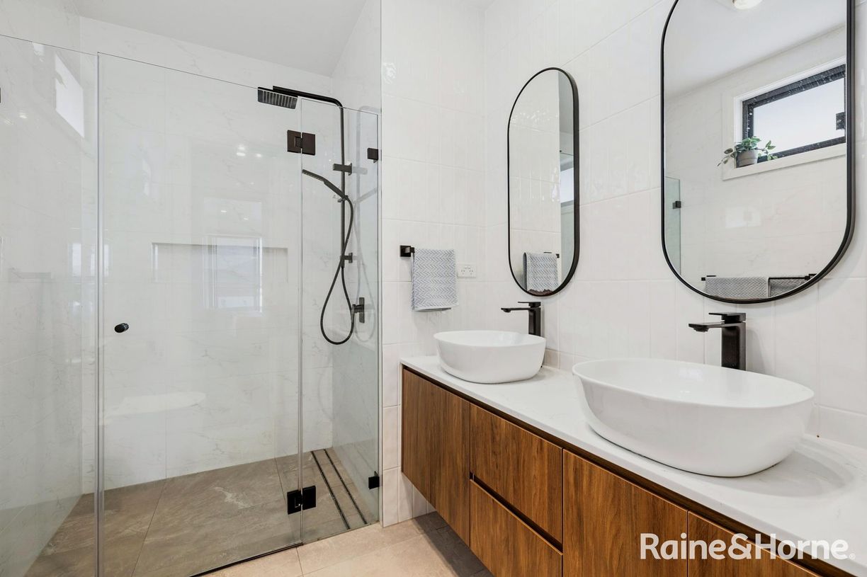 26 Flower Street — photo 16 of 21