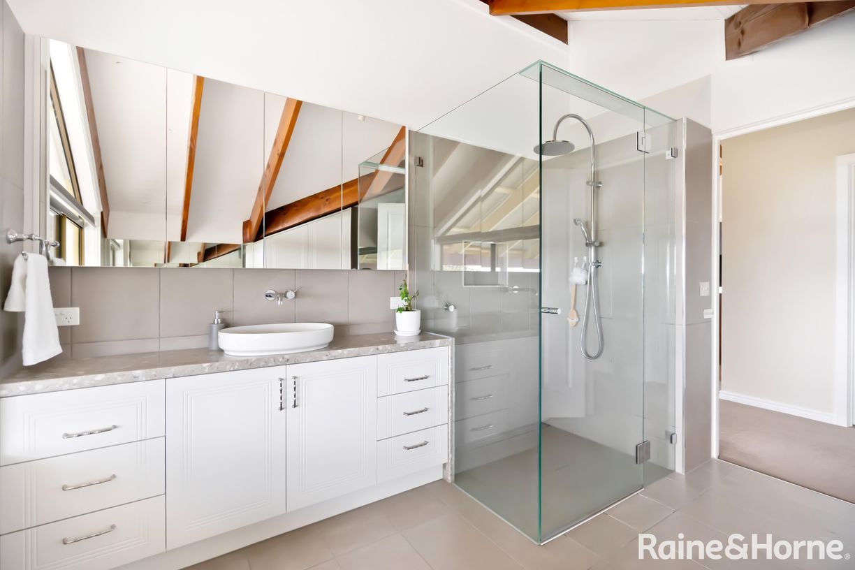 145 Holts Road — photo 10 of 30
