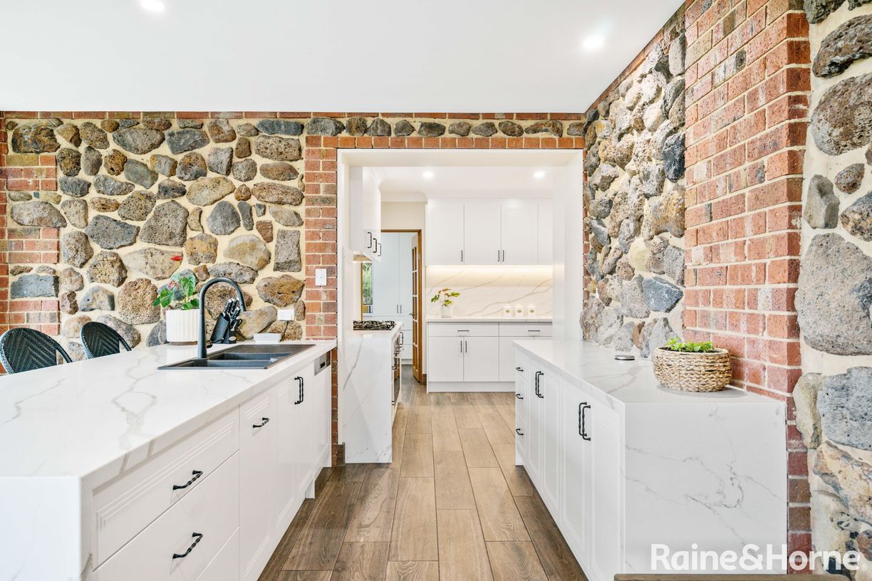 145 Holts Road — photo 4 of 30