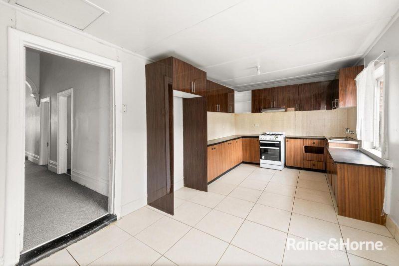 52 Hope Street — photo 2 of 11
