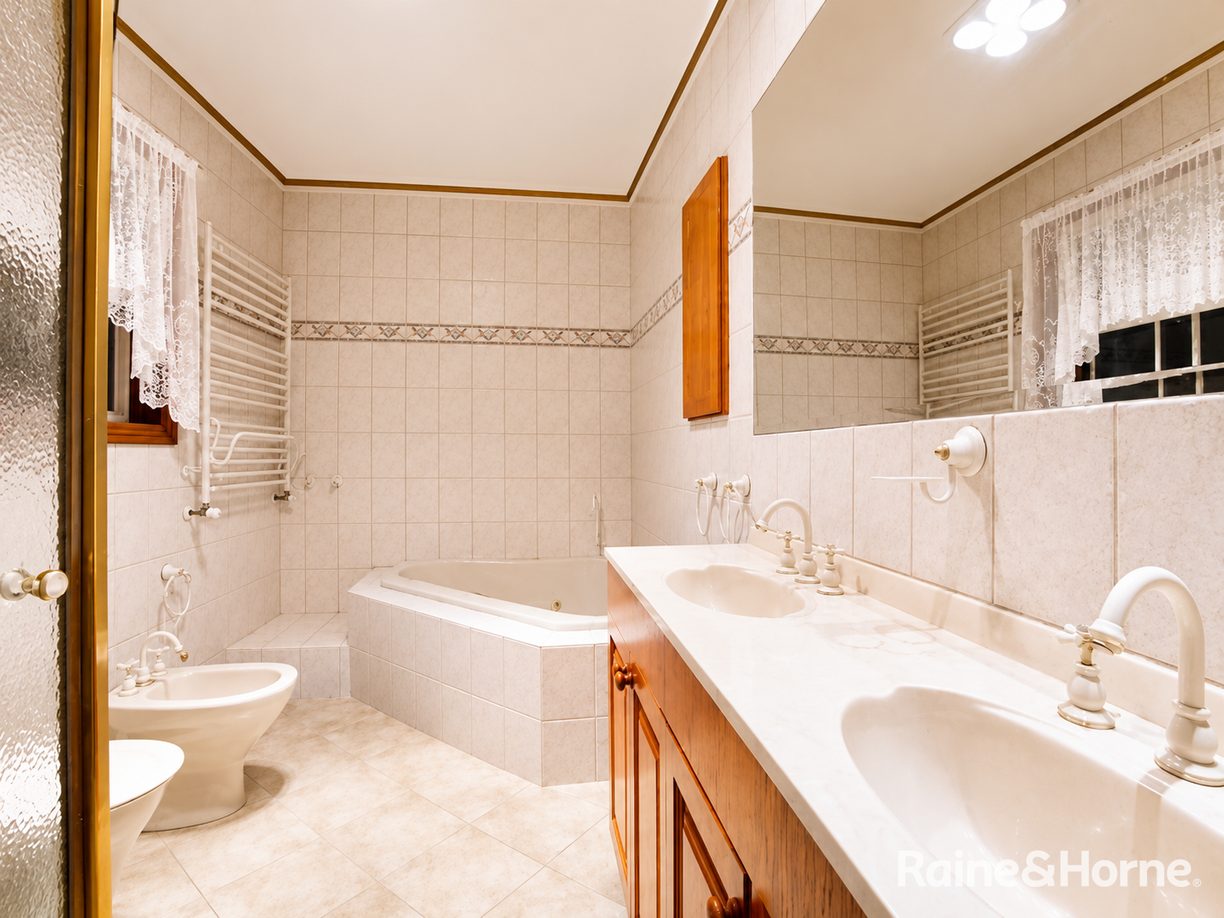 44 Ravenhill Boulevard — photo 14 of 19