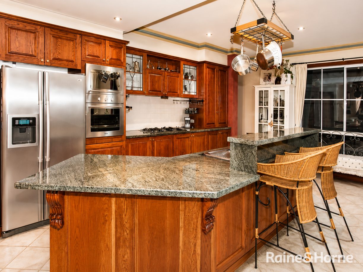 44 Ravenhill Boulevard — photo 6 of 19