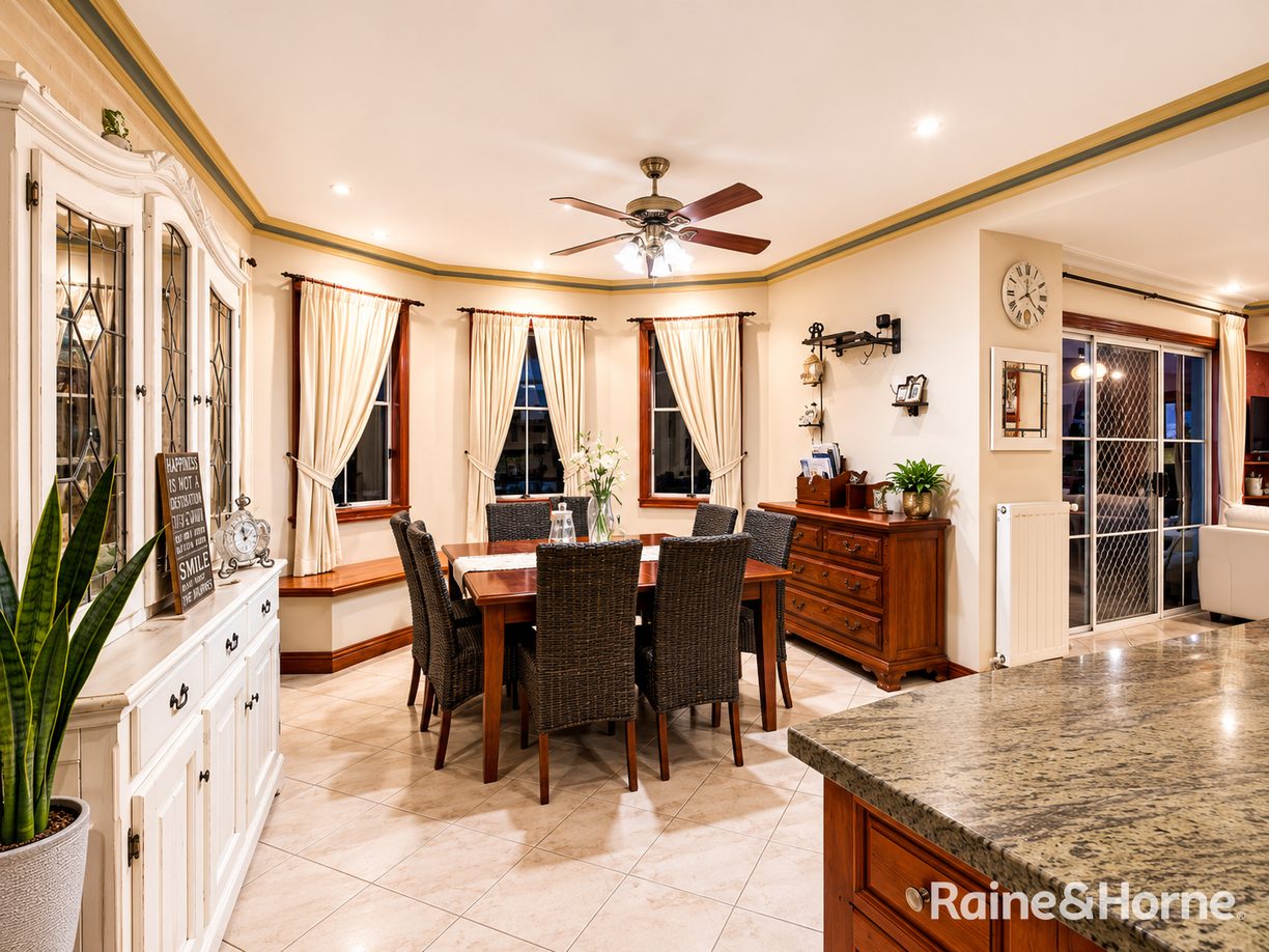 44 Ravenhill Boulevard — photo 7 of 19