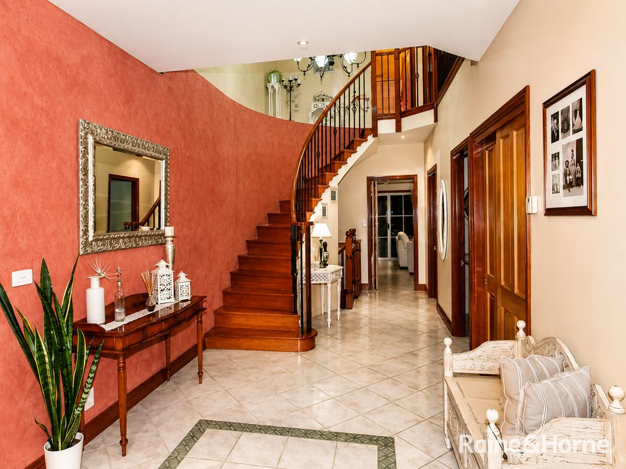 44 Ravenhill Boulevard — photo 8 of 19