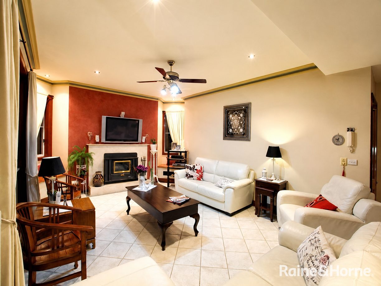 44 Ravenhill Boulevard — photo 3 of 19